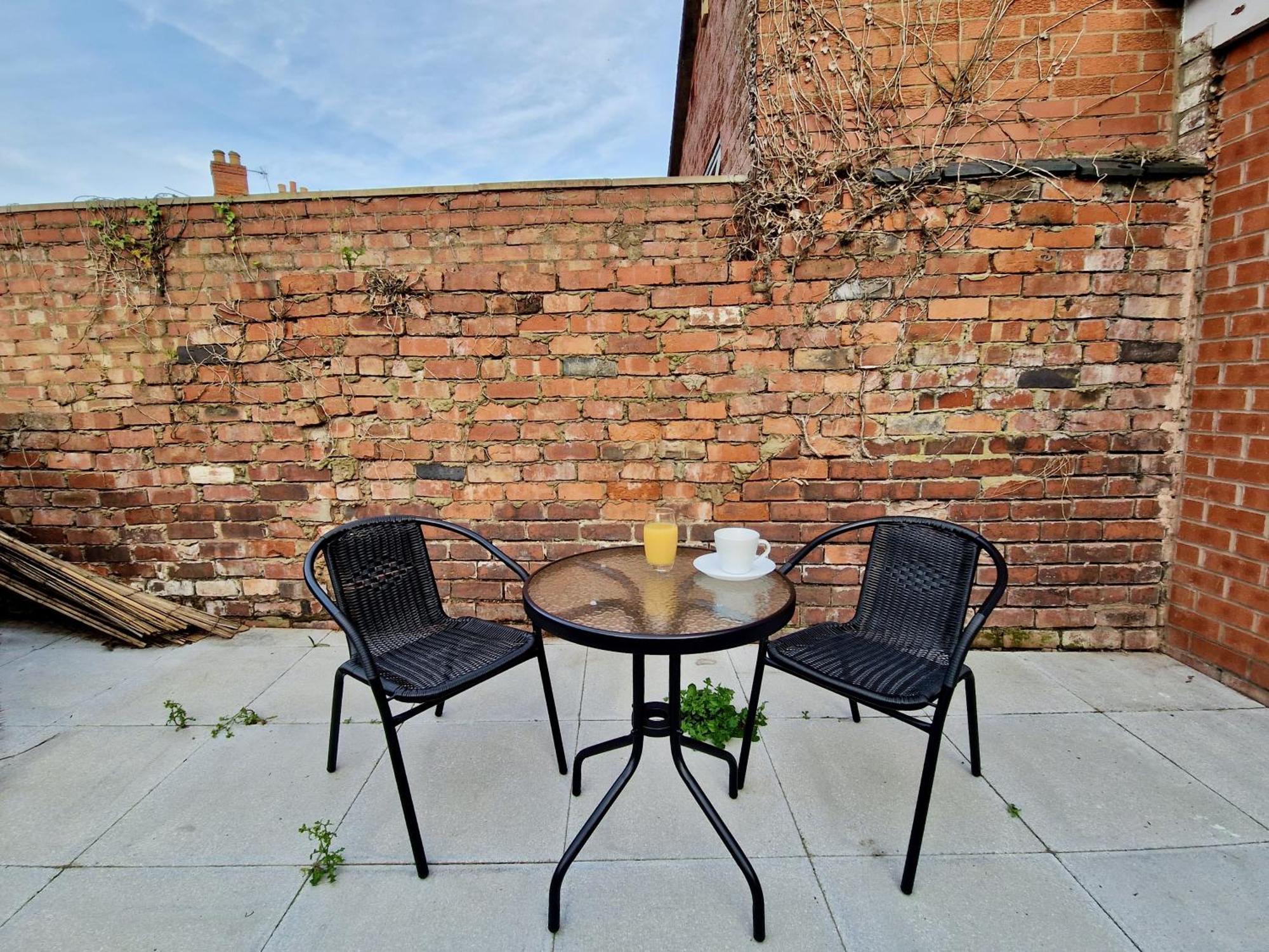 Incredible Private Rooms All With Private Bathrooms In A Fully Serviced House Next To City Centre With Free Parking Coventry Esterno foto